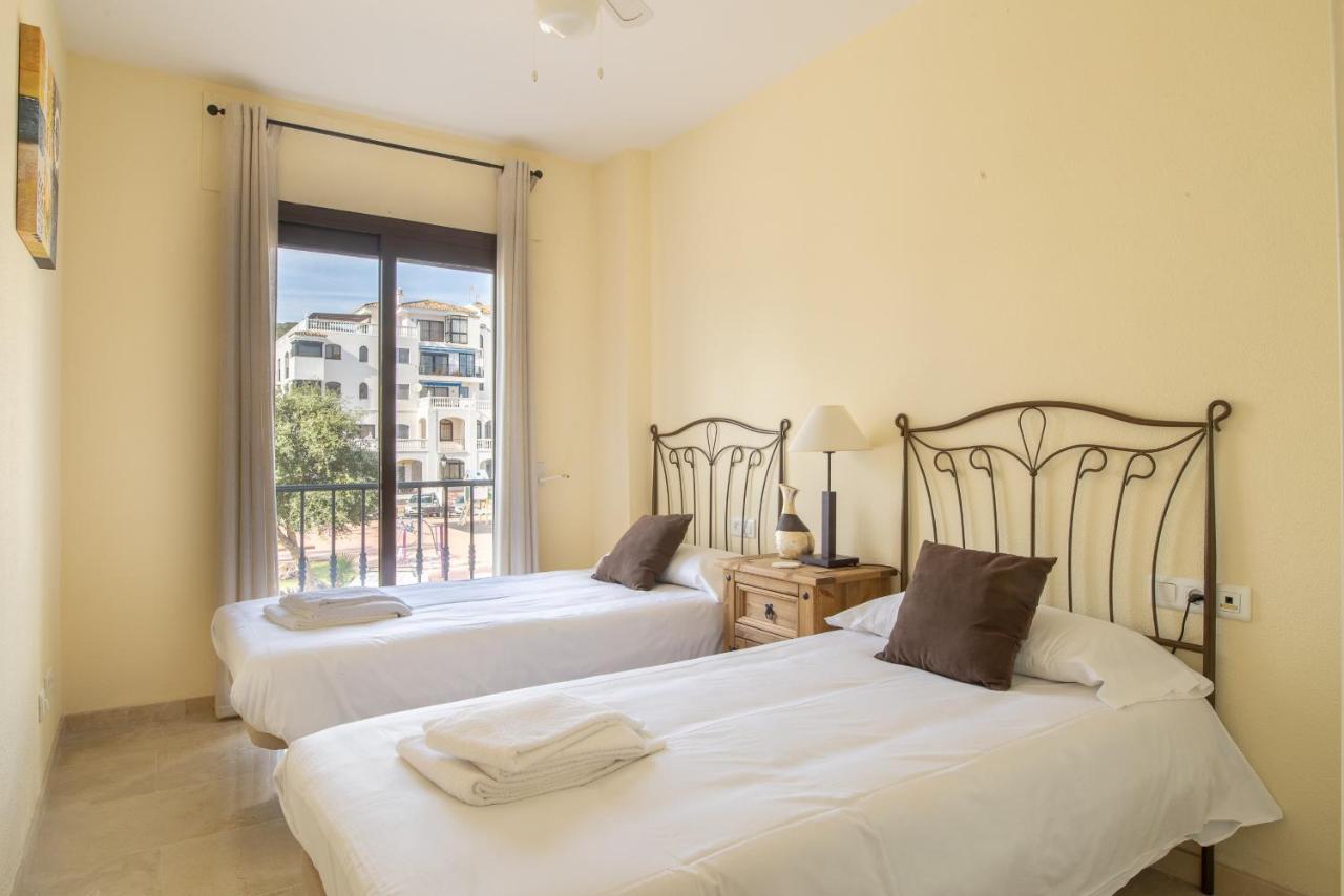 2261-Superb Apt On The Beach, On Duquesa Harbour Manilva Luaran gambar
